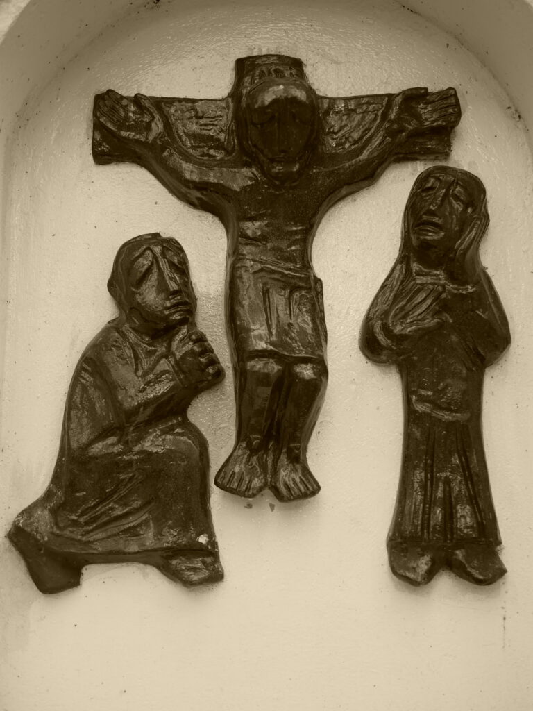 12. Station - Jesus stirbt am Kreuz